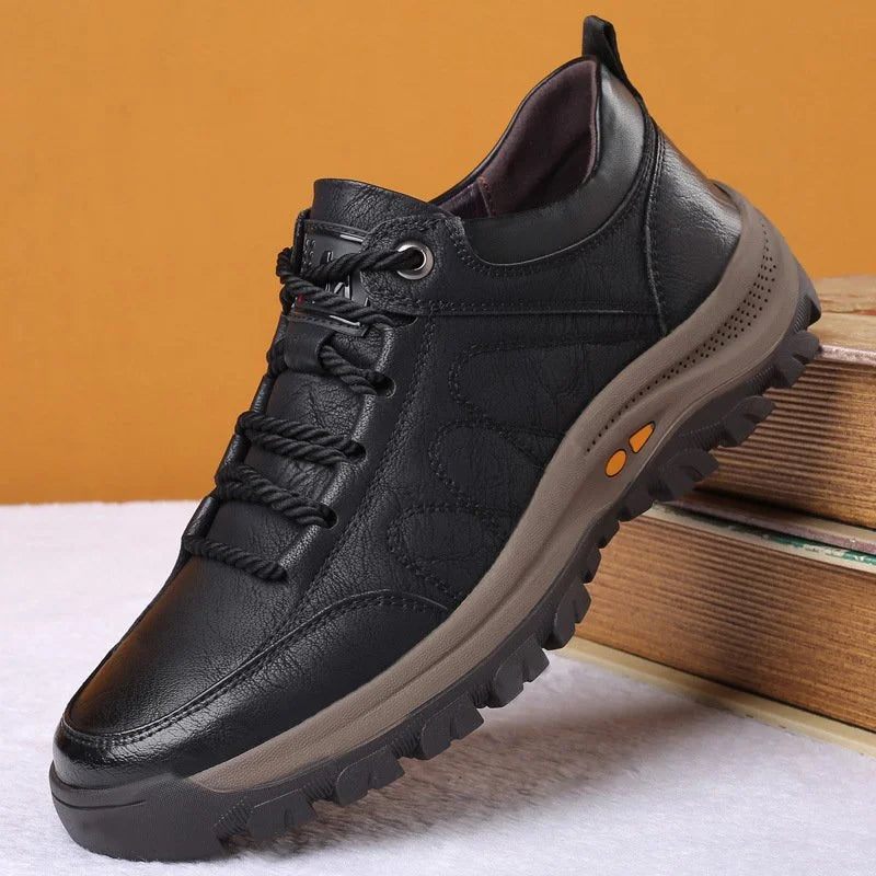 Men's orthopaedic boots showcasing key features: pain reduction, posture correction and pressure distribution